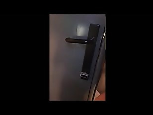 COUPLE HAVING SEX ON A TRAING2sMlyd